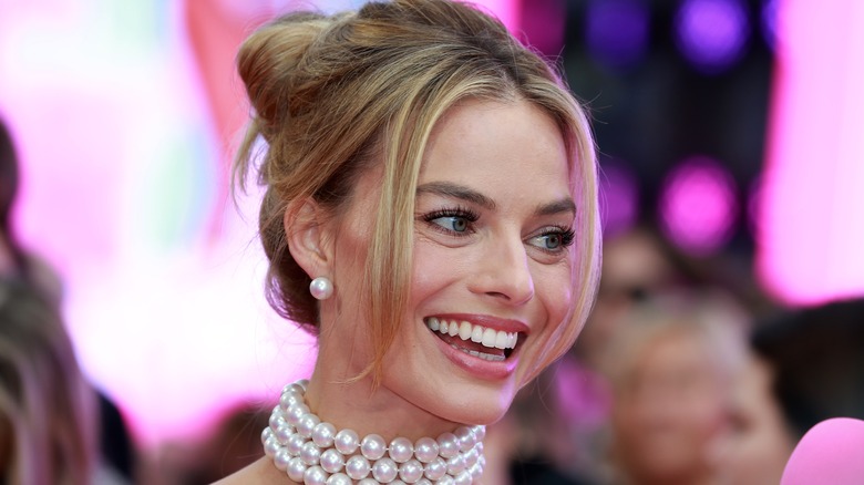 How to Get a Margot Robbie Smile Design · Livera Dental Clinic Florya Istanbul