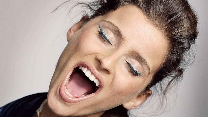 Nelly Furtado’nun Yeni Görünümü: Hollywood Gülümsemesi · Livera Dental Clinic Florya İstanbul