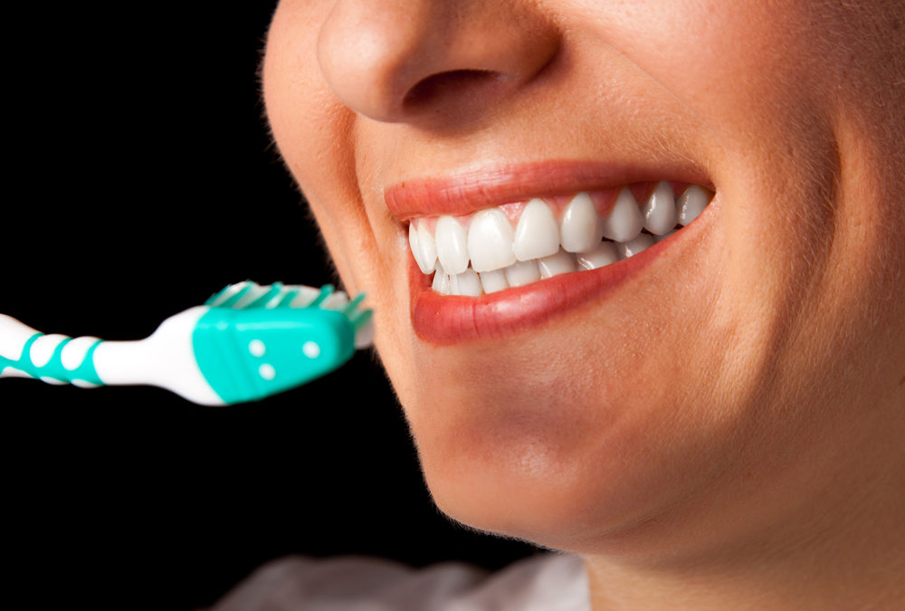 What Should You Consider When Choosing Toothpaste? · Livera Dental Clinic Florya Istanbul