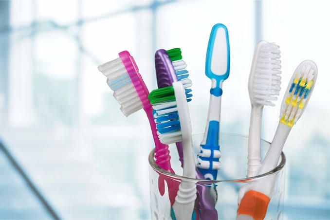 How Should You Choose a Toothbrush?